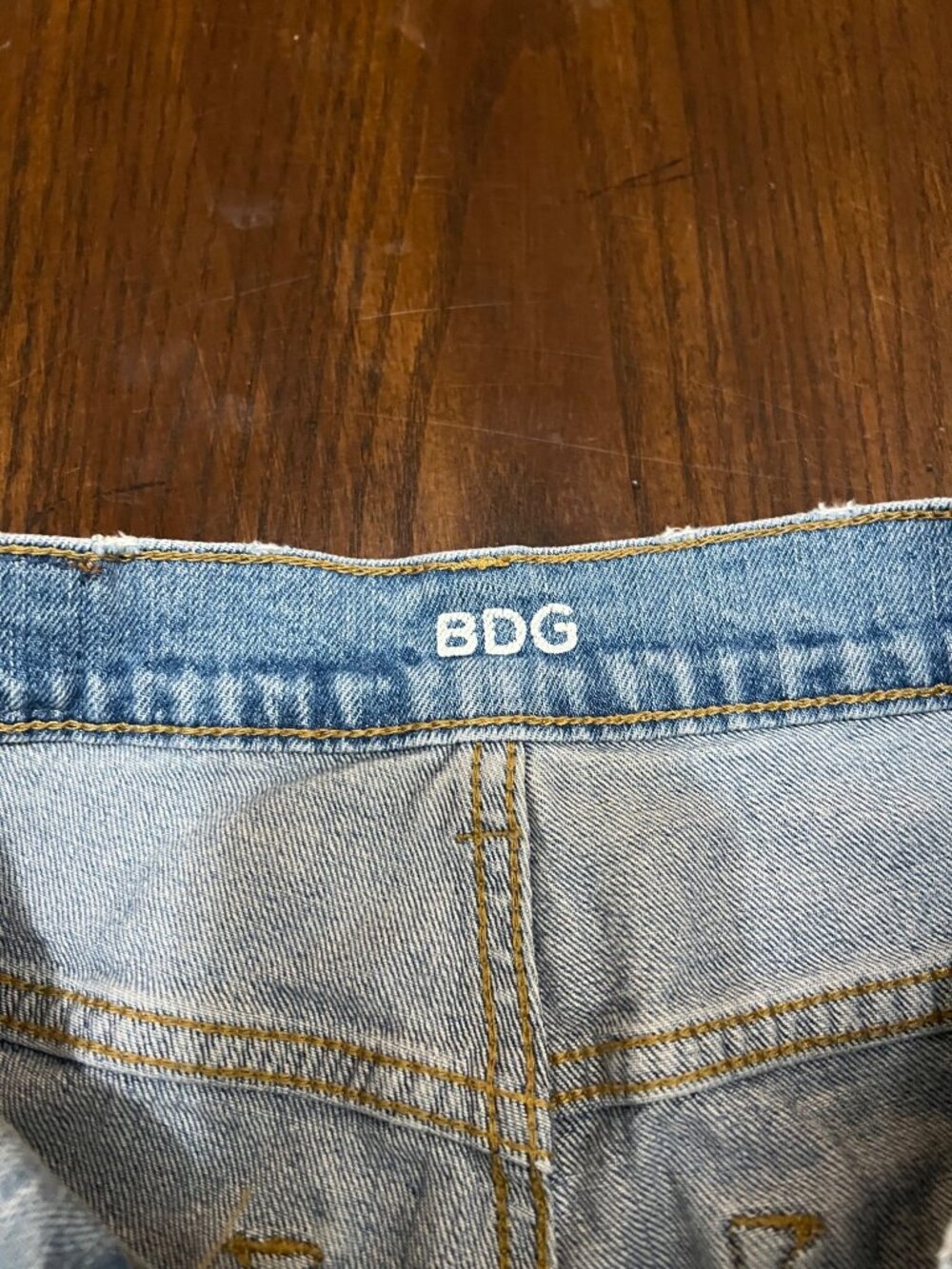 BDG Mom Jean Light Wash Distressed Denim 25W 28L High Rise Casual Women’s Jeans - Picture 3 of 10